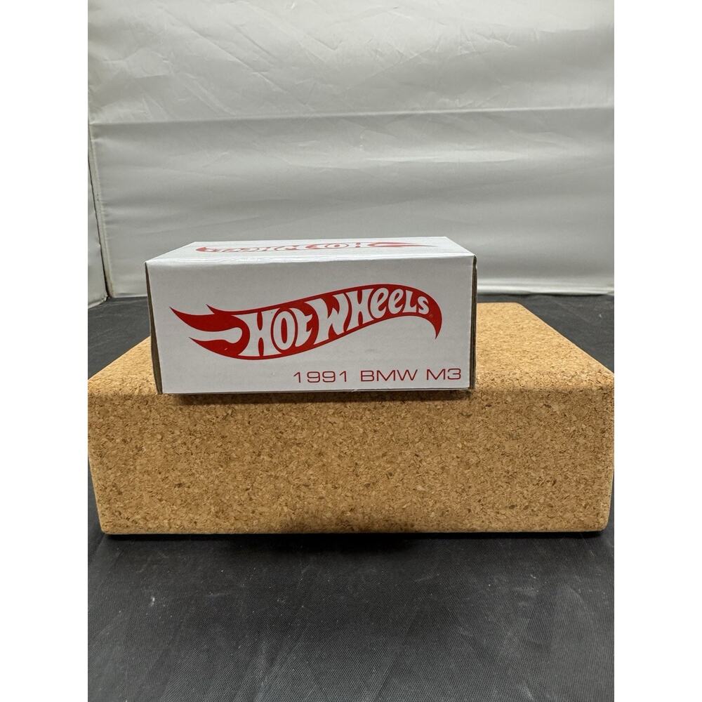 2023 Hot Wheels RLC 1991 BMW M3 E30 Spectraflame Red HNL25 Real Riders 1/64 - Picture 14 of 16